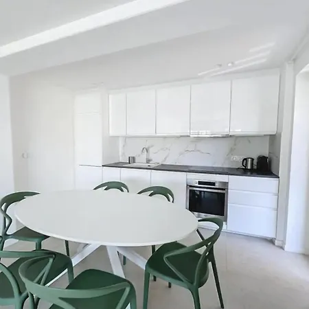 Appartement Modern 2 Bedroom In The Heart Of Cannes