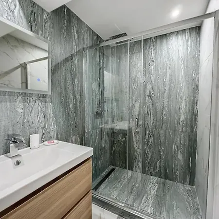 Modern 2 Bedroom In The Heart Of Appartement *