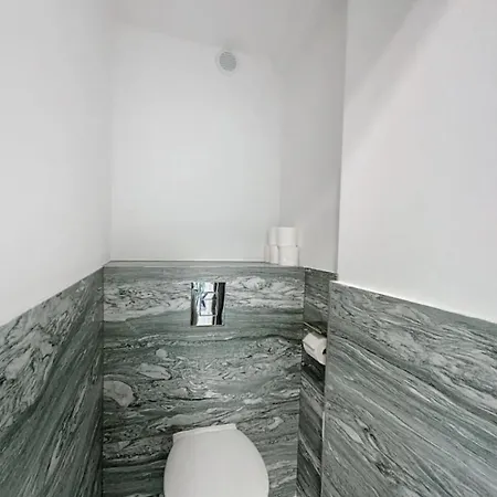 Appartement Modern 2 Bedroom In The Heart Of
