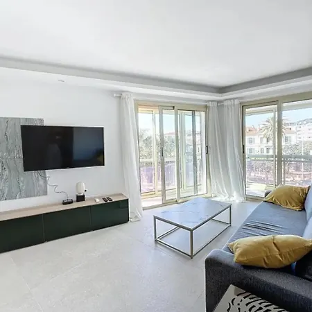 Apartment Modern 2 Bedroom In The Heart Of Cannes